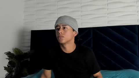 Snapshot of labrinthteasing chatting on 12.21.25 labrinthteasing online show from 12.21.25