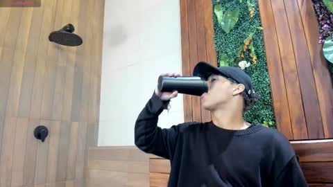 Snapshot of labrinthteasing chatting on 02.17.26 labrinthteasing online show from 02.17.26