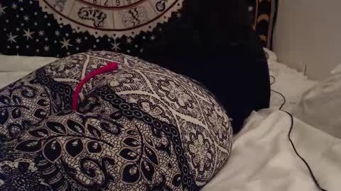 Lacey online show from 11.25.25