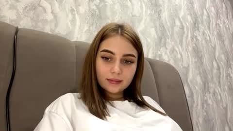 Snapshot of laciepalazola chatting on 10.14.25 Mia online show from 10.14.25