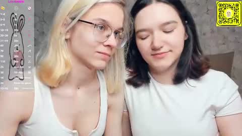 Snapshot of lacyedison chatting on 07.06.26 Violet and Isabel online show from 07.06.26