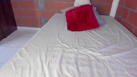 Akyra  online show from 12.30.24