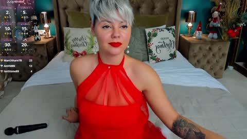 Snapshot of lady_alibi chatting on 12.31.24 AliCooper  online show from 12.31.24