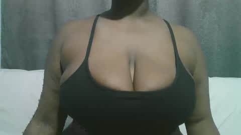 Snapshot of lady_dearra chatting on 09.15.25 lady_dearra online show from 09.15.25