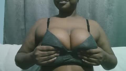 Snapshot of lady_dearra chatting on 10.17.25 lady_dearra online show from 10.17.25