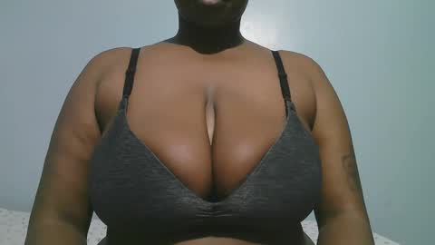 lady_dearra online show from 02.22.26