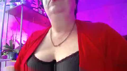 Snapshot of lady_gloria chatting on 12.23.24 Lady Gloria online show from 12.23.24