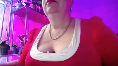 Snapshot of lady_gloria chatting on 01.29.25 Lady Gloria online show from 01.29.25