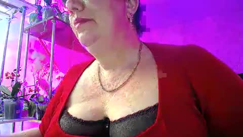 Snapshot of lady_gloria chatting on 03.05.25 Lady Gloria online show from 03.05.25