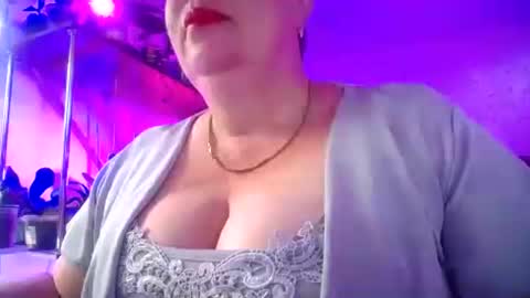 Lady Gloria online show from 07.10.26