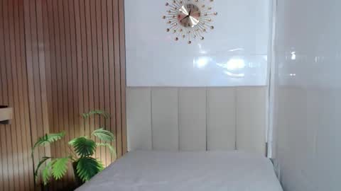   online show from 12.05.25