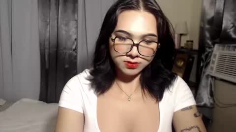 Snapshot of lady_kathy chatting on 12.04.25 lady_kathy online show from 12.04.25
