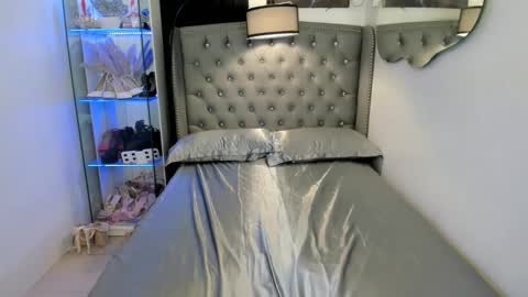 lady_moriseth online show from 03.11.26