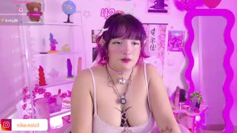 Snapshot of lady_noize chatting on 06.15.26 Lady online show from 06.15.26