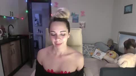 Snapshot of lady_smile69 chatting on 10.25.25 lady_smile69 online show from 10.25.25