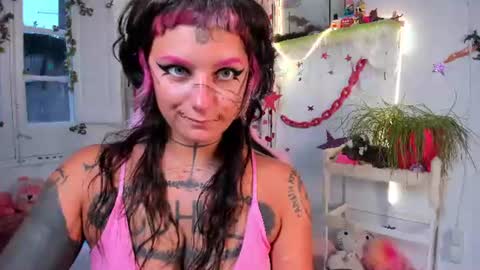 Mia online show from 07.11.26