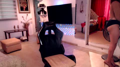 Snapshot of lady_sovereign chatting on 01.24.25 M MMY online show from 01.24.25