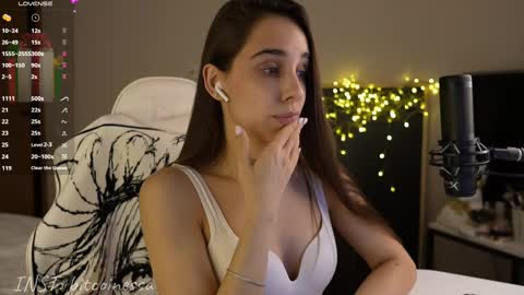 Snapshot of lady_white_snake chatting on 12.29.24 lady_white_snake online show from 12.29.24