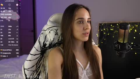Snapshot of lady_white_snake chatting on 01.07.25 lady_white_snake online show from 01.07.25