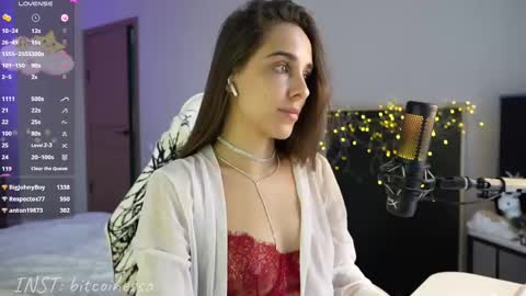 Snapshot of lady_white_snake chatting on 01.09.25 lady_white_snake online show from 01.09.25