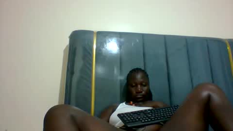 lindah32 online show from 12.26.24