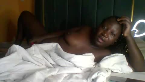 lindah32 online show from 04.22.26