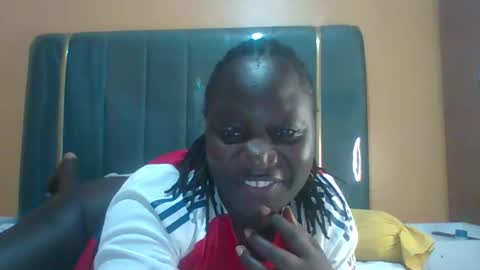 lindah32 online show from 04.25.26