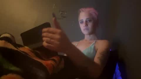 Snapshot of ladybug9097 chatting on 12.25.24 RockStar Couple online show from 12.25.24