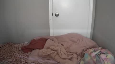 hugbug online show from 01.12.25