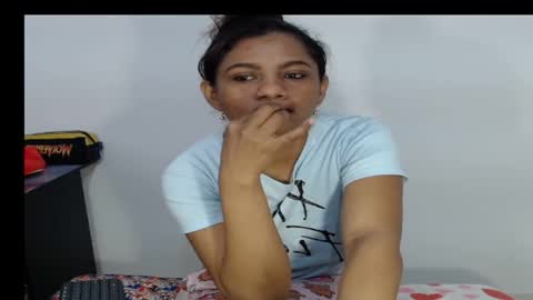 Snapshot of ladyhidden_ chatting on 12.16.25 lady online show from 12.16.25