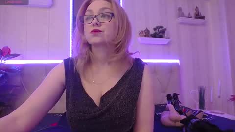 Snapshot of ladyjeen chatting on 02.18.25 Lady Jeen Back on Sunday 8th of December online show from 02.18.25