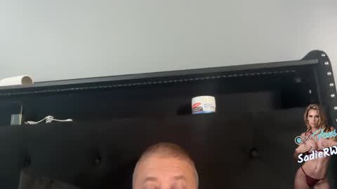 Snapshot of ladylorreign chatting on 10.15.25 ladylorreign online show from 10.15.25