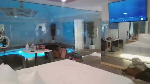 Snapshot of ladylux625 chatting on 01.08.26 luxandleo online show from 01.08.26