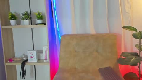 Snapshot of ladynemesis00 chatting on 02.01.25 ladynemesis00 online show from 02.01.25