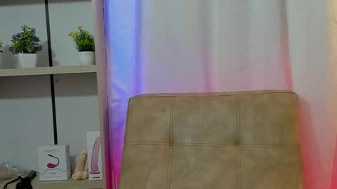 Snapshot of ladynemesis00 chatting on 02.25.25 ladynemesis00 online show from 02.25.25