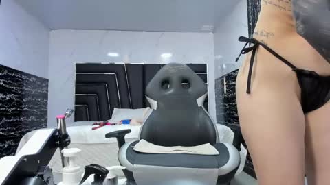 Ladyy Scarlett online show from 01.18.26