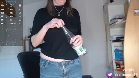 Snapshot of laeti34 chatting on 12.19.24 Lea online show from 12.19.24