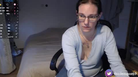 Snapshot of laeti34 chatting on 02.11.25 Lea online show from 02.11.25