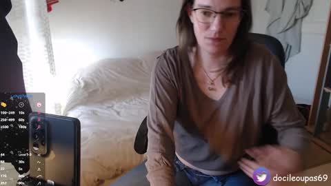 Snapshot of laeti34 chatting on 02.14.25 Lea online show from 02.14.25