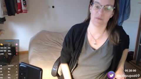Snapshot of laeti34 chatting on 02.21.25 Lea online show from 02.21.25