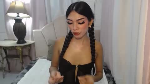 Snapshot of lahermosa_manika69 chatting on 02.08.25 MANIKA online show from 02.08.25