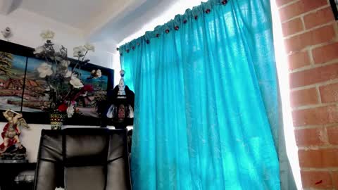 laia_hadid online show from 04.10.26