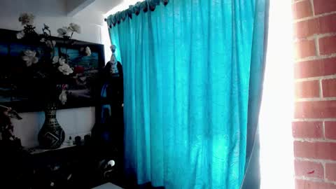 laia_hadid online show from 04.21.26