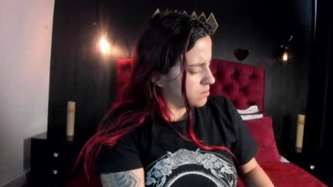 Laia  online show from 04.19.26