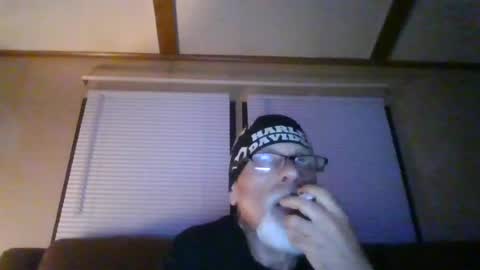 Snapshot of laidbackluxury chatting on 06.23.26 laidbackluxury online show from 06.23.26