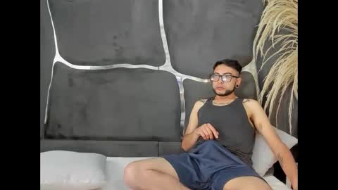 lailaandoliver online show from 12.16.25