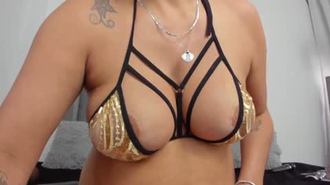 Lailacastillo online show from 01.14.25