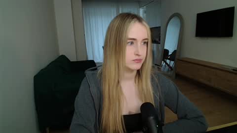 lailatoks - TIP 100 tks  get all my videos 22 VIDEOS SQUIRT PUSSY DILDO online show from 03.28.26