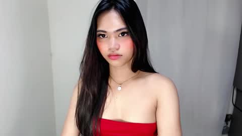 laire online show from 04.04.26