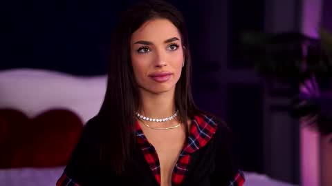 Snapshot of lalaroze chatting on 09.22.25 Lala online show from 09.22.25